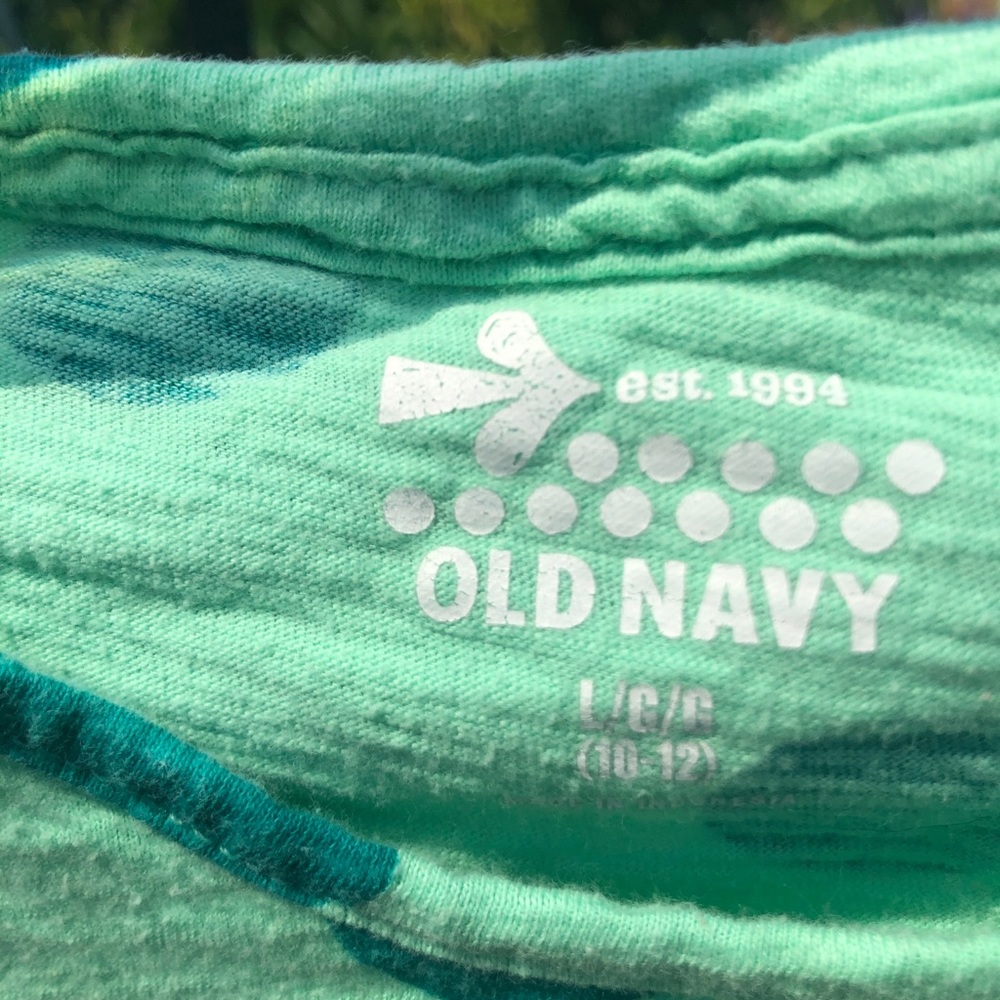 Super adorable Old Navy emerald polka dot shirt! - Picture 5 of 7